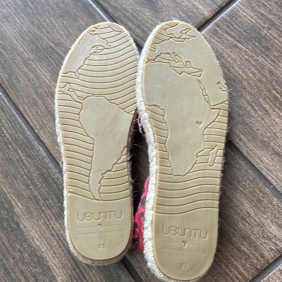 Ubuntu Disney Mickey Mouse Espadrille Flats - Picture 4 of 5